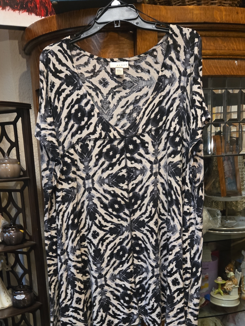 Kenar Black & White Abstract V-Neck Tunic